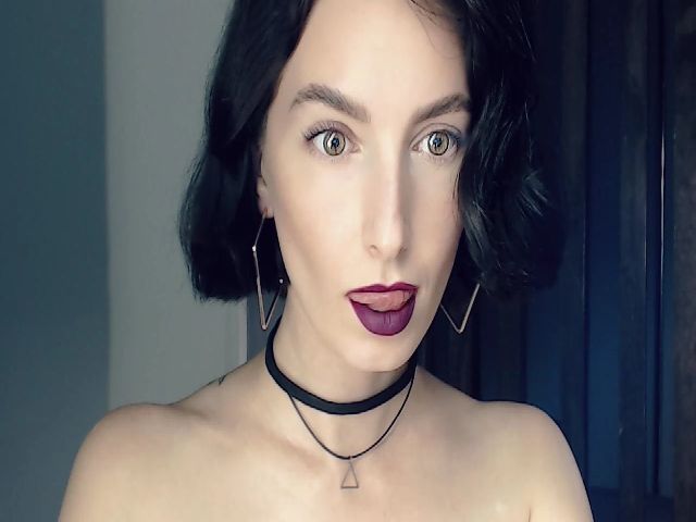 Live sex webcam photo for Miss_v22 #268672640