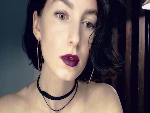 Live sex webcam photo for Miss_v22 #268673650