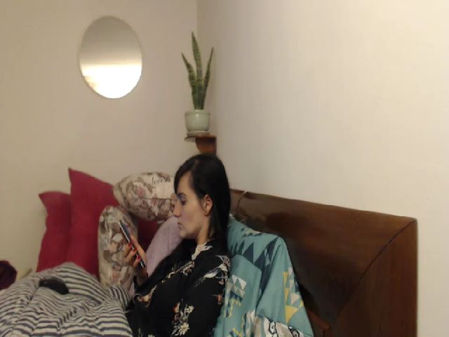 Live sex webcam photo for isabellazee2 #268653644