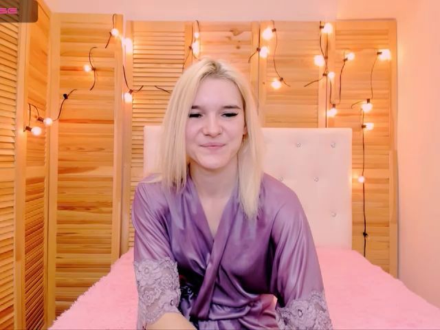 Live sex webcam photo for MarliTes #268655855