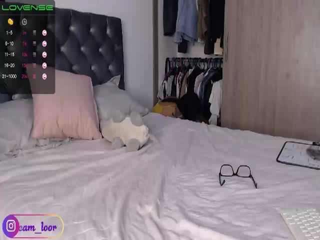 Live sex webcam photo for Loren_w #268655287