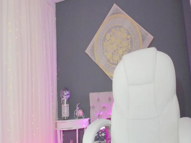 Live sex webcam photo for Karina_V #268655085