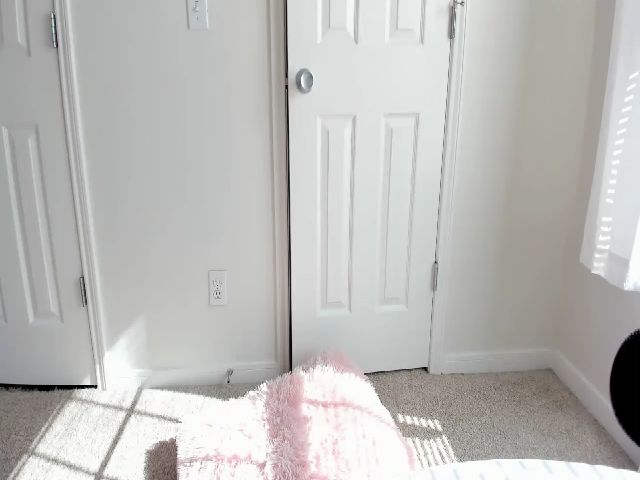 Live sex webcam photo for Meganholly00 #268666239