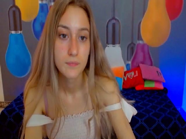 Live sex webcam photo for LinaRum__ #268659208