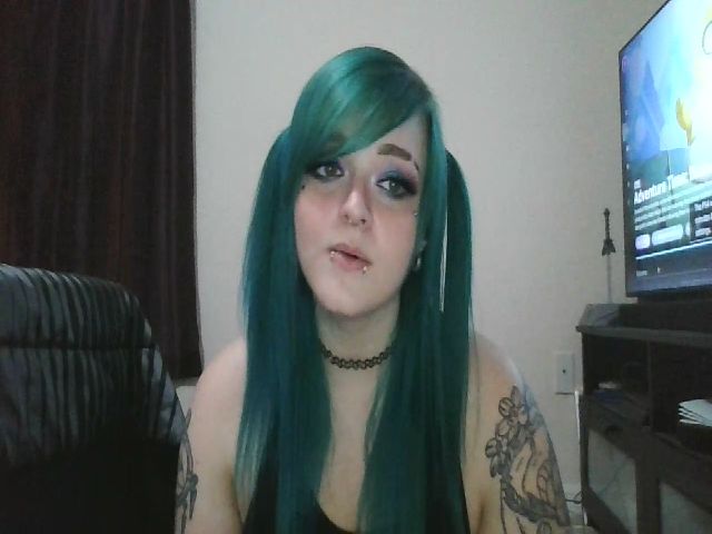 Live sex webcam photo for FloraSky #268654197