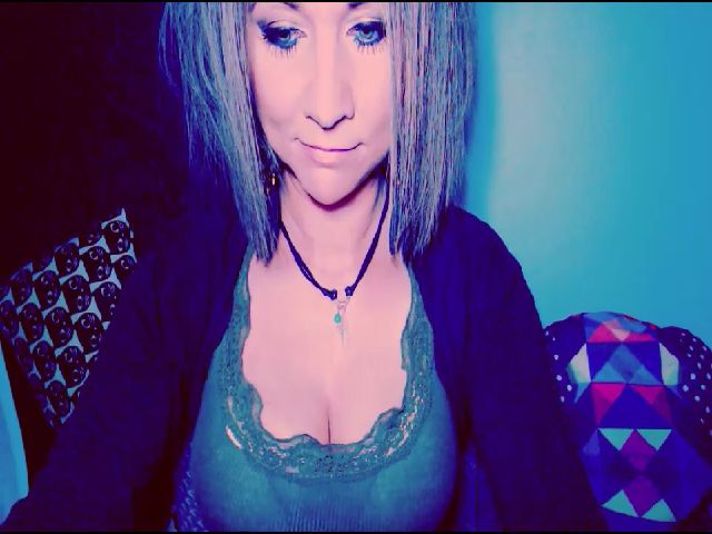 Live sex webcam photo for LillyFox69 #268660404