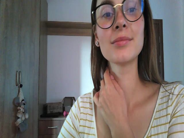 Live sex webcam photo for MisssSun #268665574