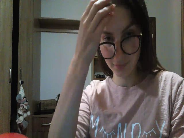 Live sex webcam photo for MisssSun #268670356