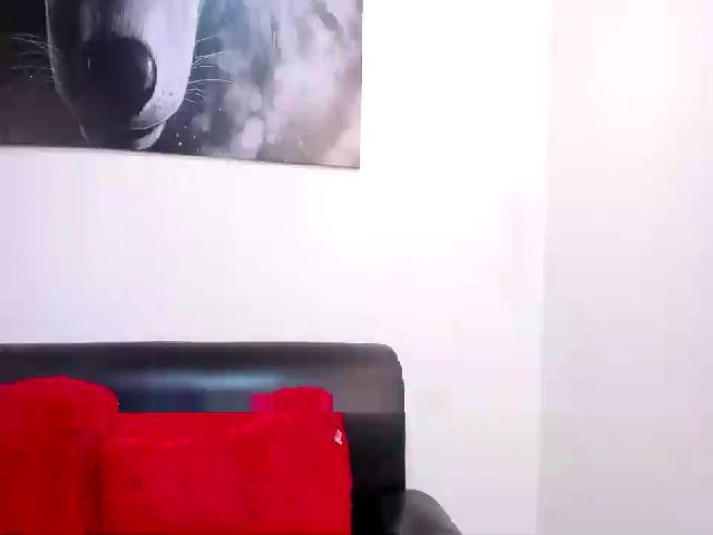 Live sex webcam photo for Roseann__ #268669721