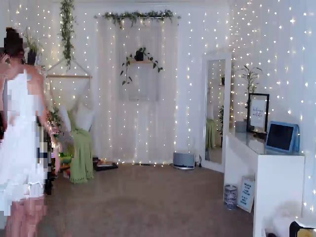 Live sex webcam photo for KellyHeart #268654423