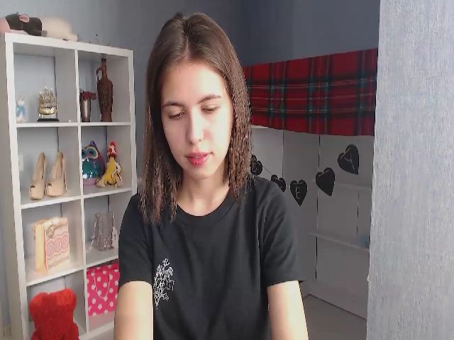 Live sex webcam photo for YourrAngell #268656103
