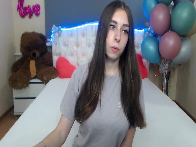 Live sex webcam photo for LindaJason #268662961