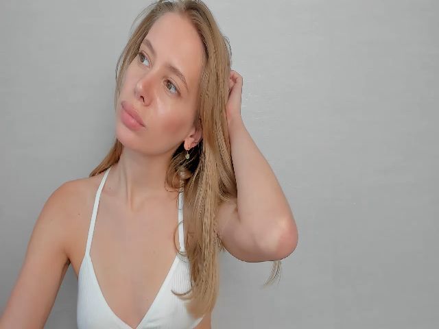 Live sex webcam photo for WowAlina_ #268664746