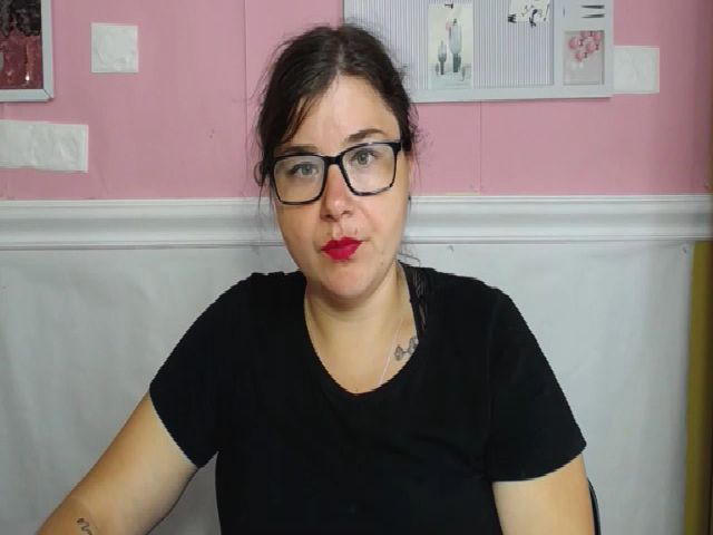 Live sex webcam photo for MonLais #268666052