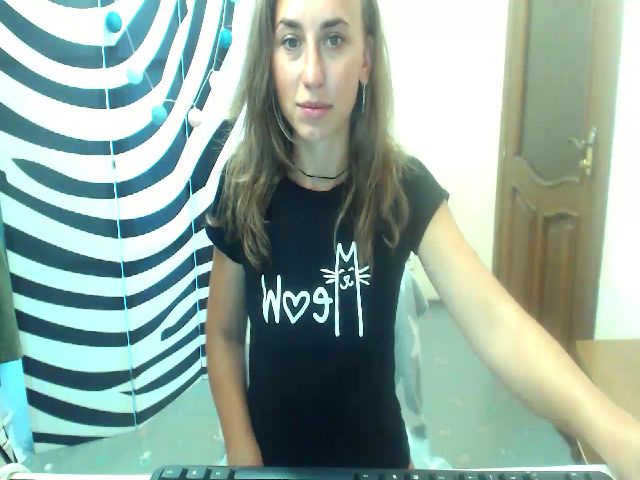 Live sex webcam photo for HeartGirl #268664227