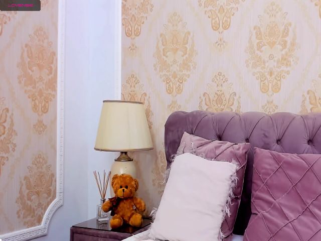 Live sex webcam photo for AshleyClaire #268655935