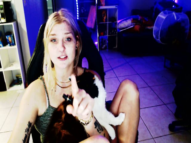 Live sex webcam photo for Whorde #268666599
