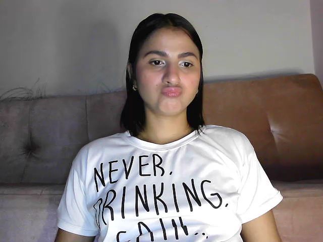 Live sex webcam photo for Sarita30 #268661345