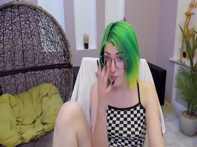 Live sex webcam photo for EllieSmile #268672448