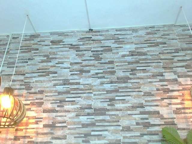 Live sex webcam photo for Karindiaz #268652907