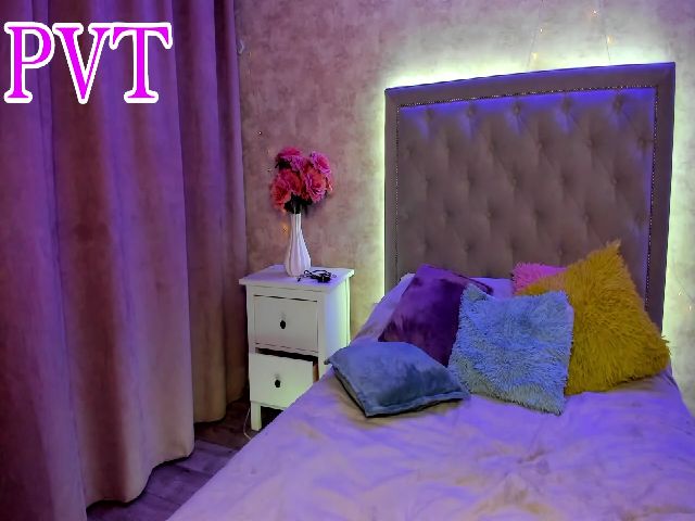 Live sex webcam photo for AliceOk #268670257