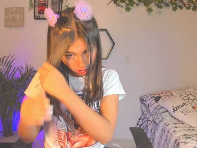 Live sex webcam photo for CoralineRyan #268652756