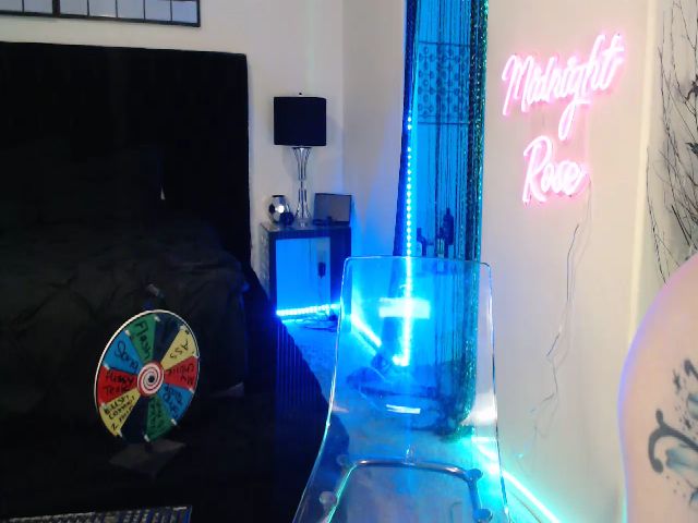 Live sex webcam photo for Midnightrose #268654632