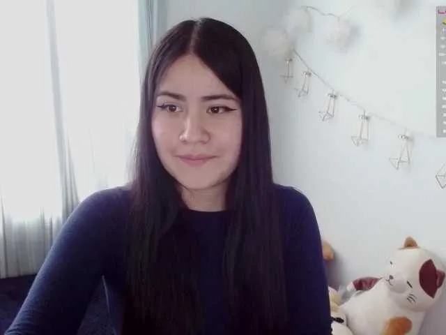 Live sex webcam photo for Kattyosbourne #268668799