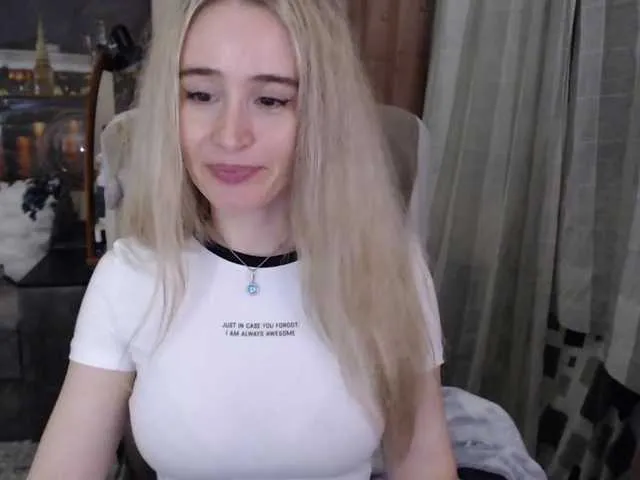 Live sex webcam photo for xyliganka777 #268674779