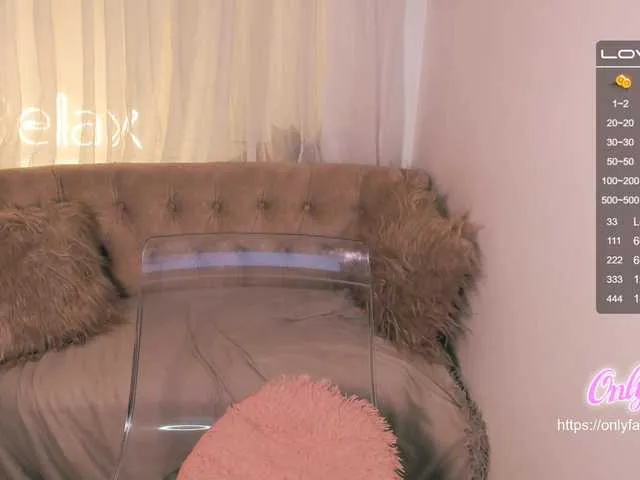 Live sex webcam photo for Effy_S #268691013