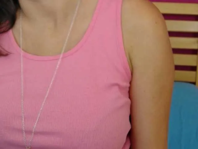 Live sex webcam photo for EllynXXX #268681407