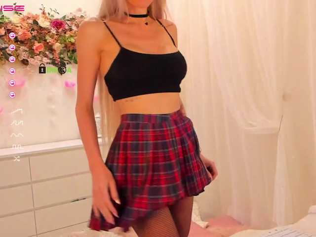 Live sex webcam photo for MiaTonyy #268674532