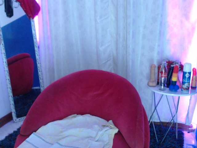 Live sex webcam photo for briannaoneal #268675603