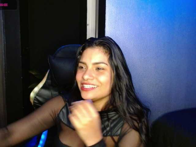 Live sex webcam photo for lolaastars1 #268675896