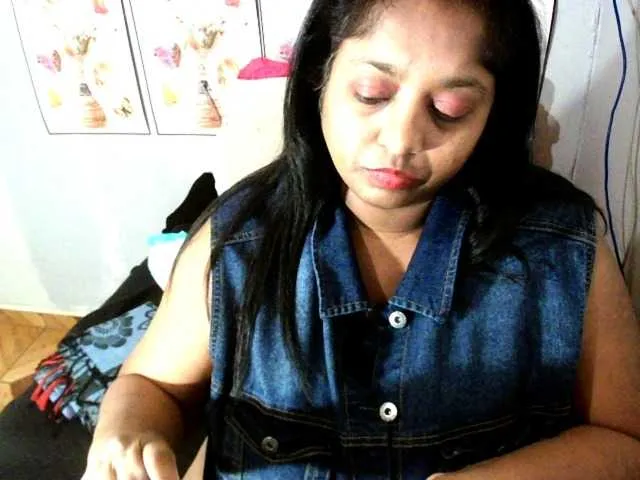 Live sex webcam photo for Indiantasha #287986165