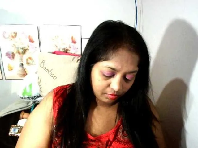 Live sex webcam photo for Indiantasha #287986166