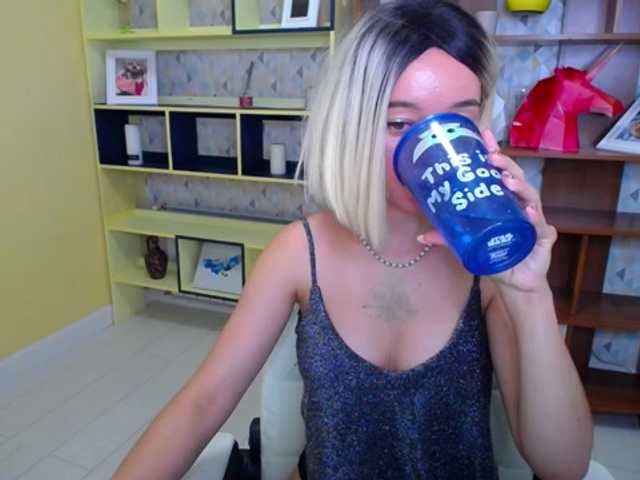 Live sex webcam photo for OutOfControl #268692421