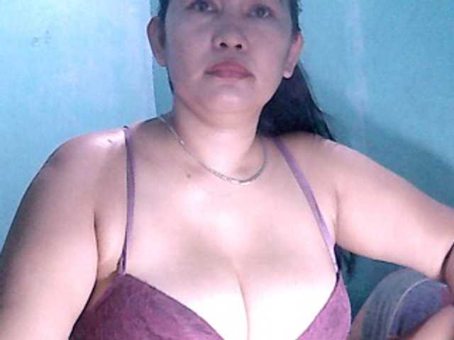 Live sex webcam photo for wildmom4u #268686010