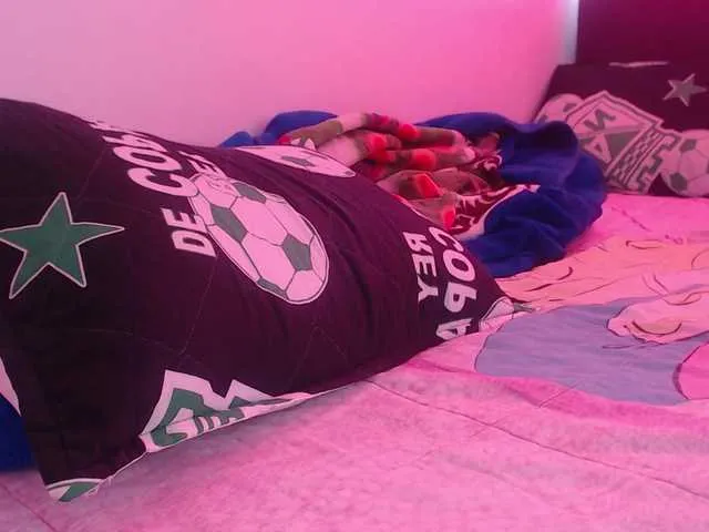 Live sex webcam photo for Daizy-cooper #268692159