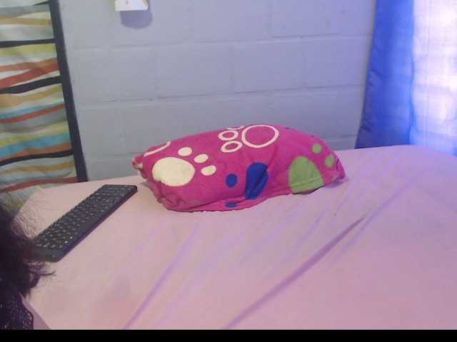 Live sex webcam photo for zoe-barnet #268692319