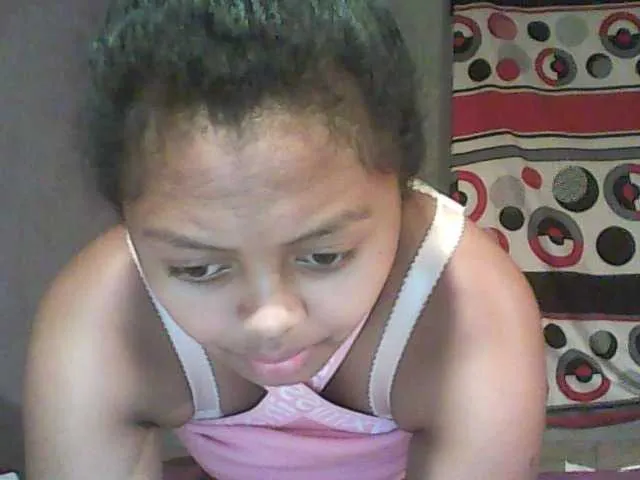 Live sex webcam photo for Mayah1 #268692238