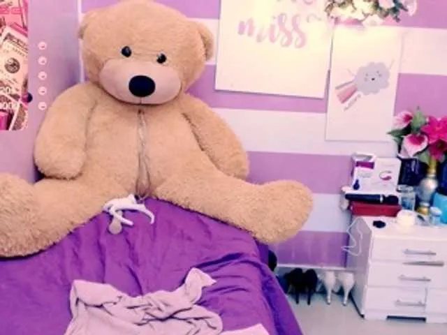 Live sex webcam photo for GlendaHolt #268692585