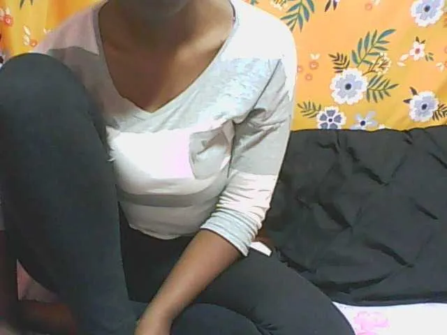 Live sex webcam photo for BLACKWIFE1 #268681302