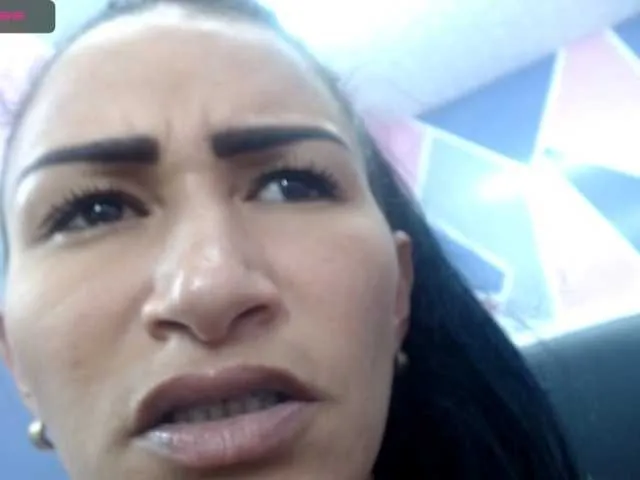 Live sex webcam photo for CrazzyJenna #268675158