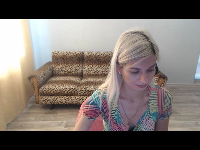 Live sex webcam photo for SexyBeatriice #268681789