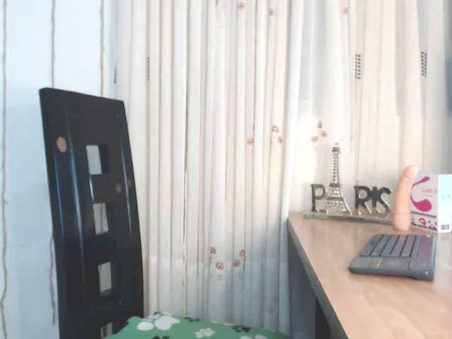 Live sex webcam photo for sophiiaaxx #268678124