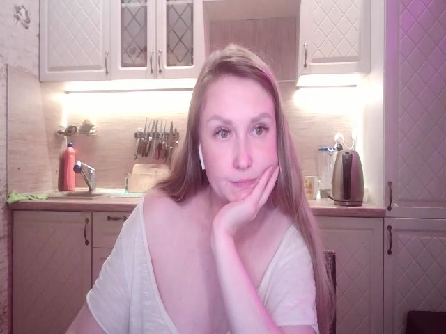 Live sex webcam photo for JaneGrey111 #268676376