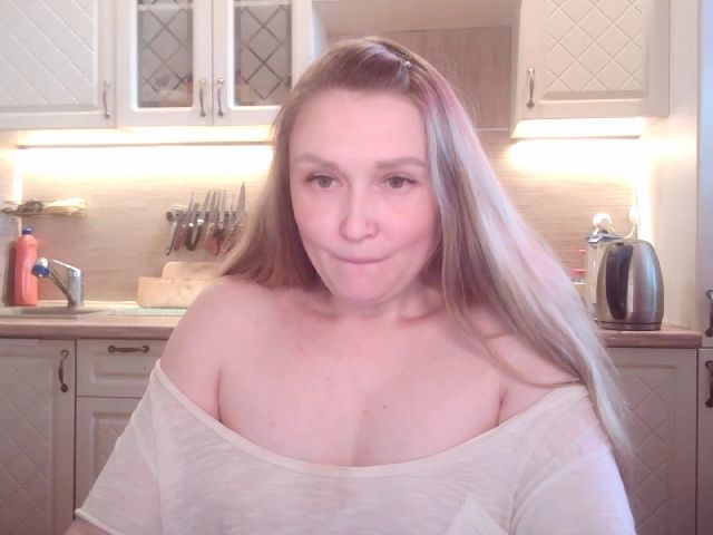 Live sex webcam photo for JaneGrey111 #268688238