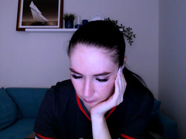 Live sex webcam photo for Lilly_Shine #268677516