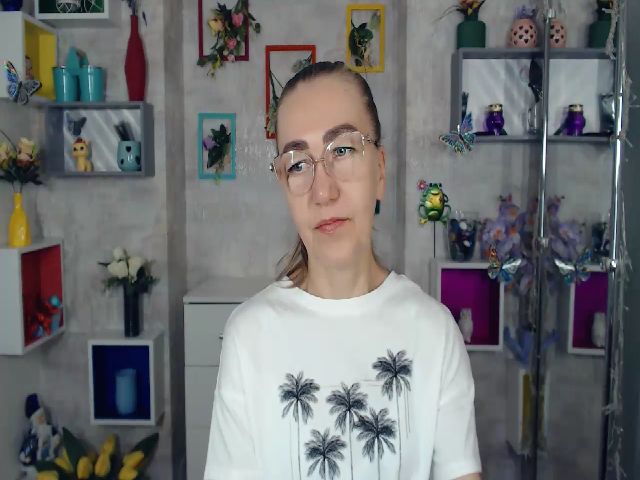 Live sex webcam photo for Greybunny #268683780